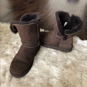 Bailey Button Uggs